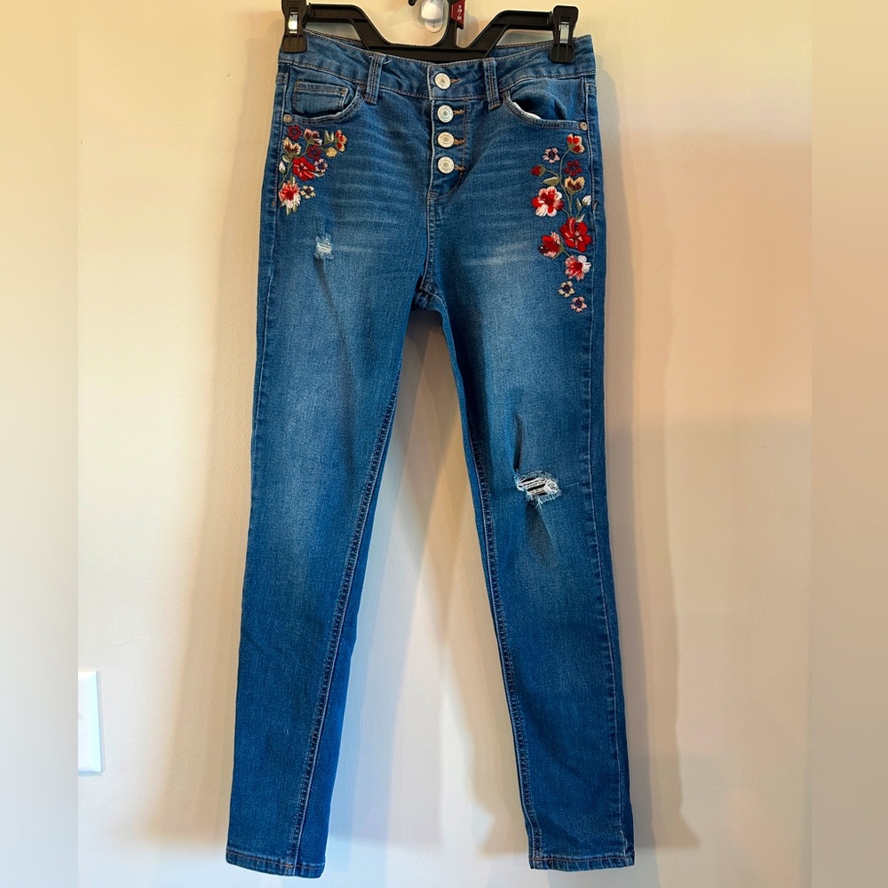 Girls SO size 12 flower embroidered distressed jeans